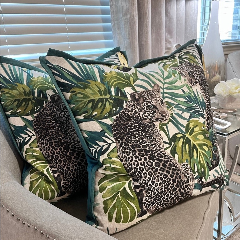 1-NWT CALLISTO HOME DECORATIVE PILLOW (Please read description for details) - Picture 9 of 13